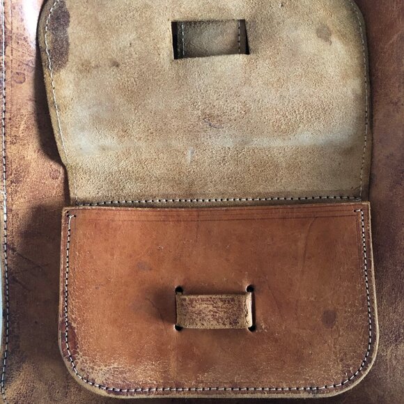 🌻host pick🌼 Vintage 70s distressed rectangle shaped leather shoulder bag purse - Picture 7 of 16